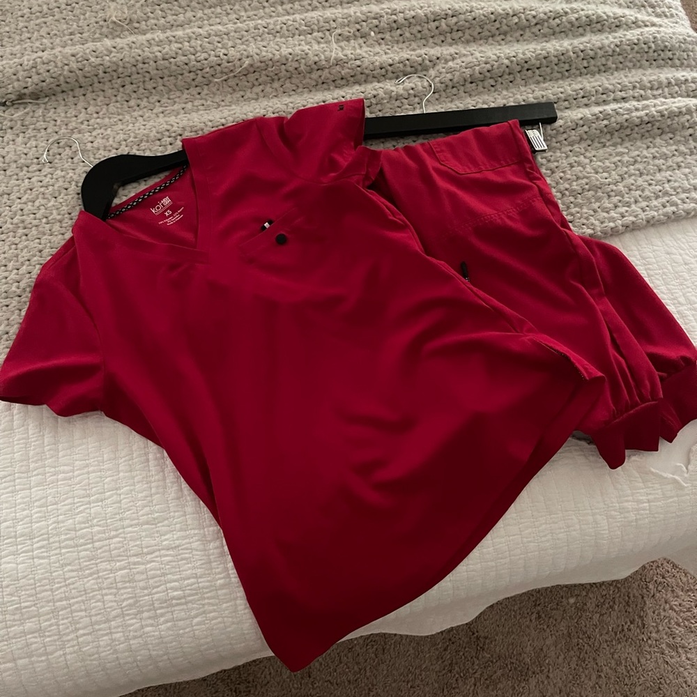 Koi scrubs